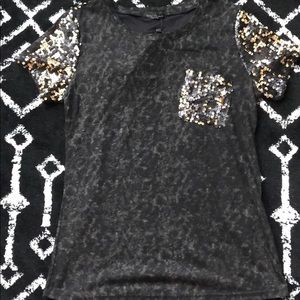 Short sleeved sequin T-shirt